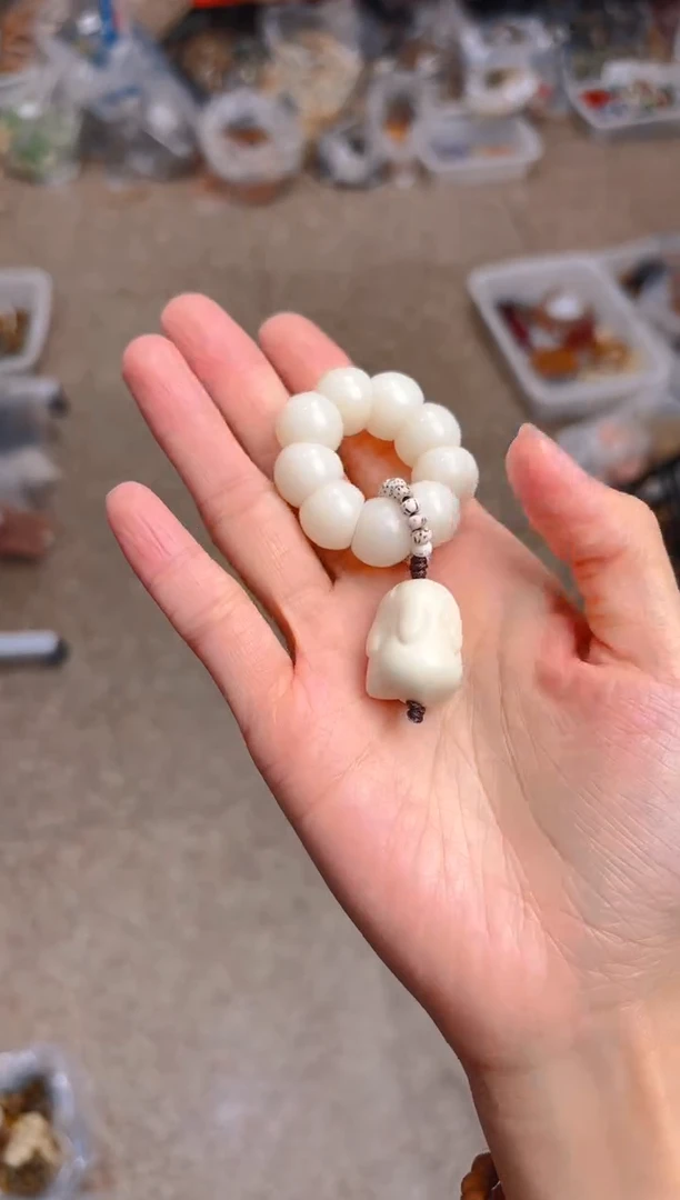 吊坠菩提根/象牙果荔枝栋手捻 白色兔