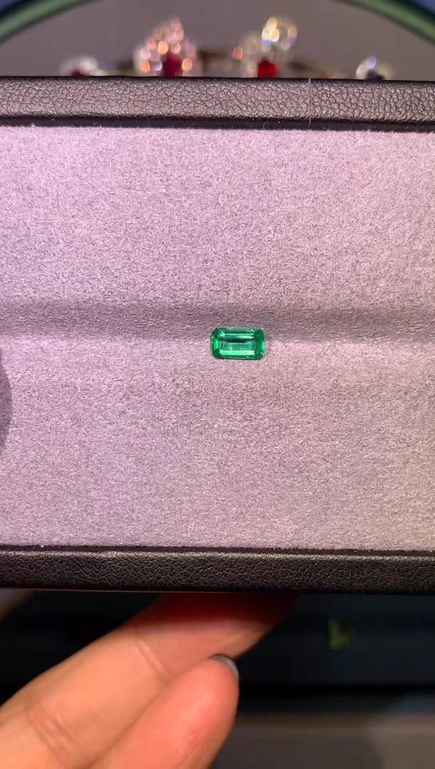 裸石祖母绿0.64ct赞比亚VVG无油吉尔德