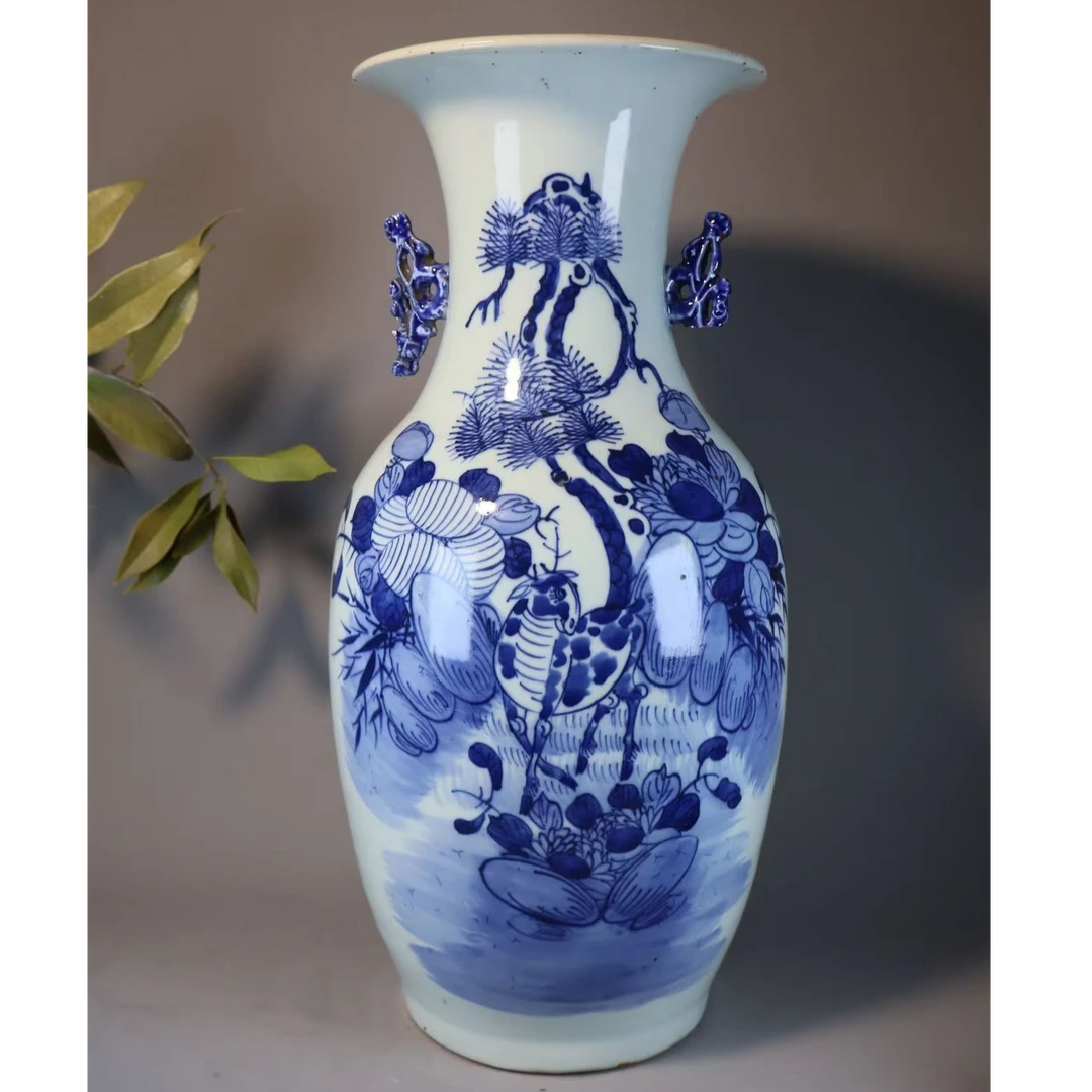 46:清晚期青花松鹿延年双耳瓶