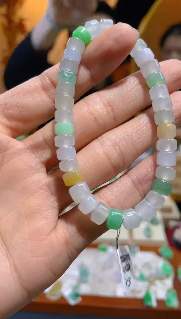 【闪购商品】翡翠颈饰未镶嵌假一赔三