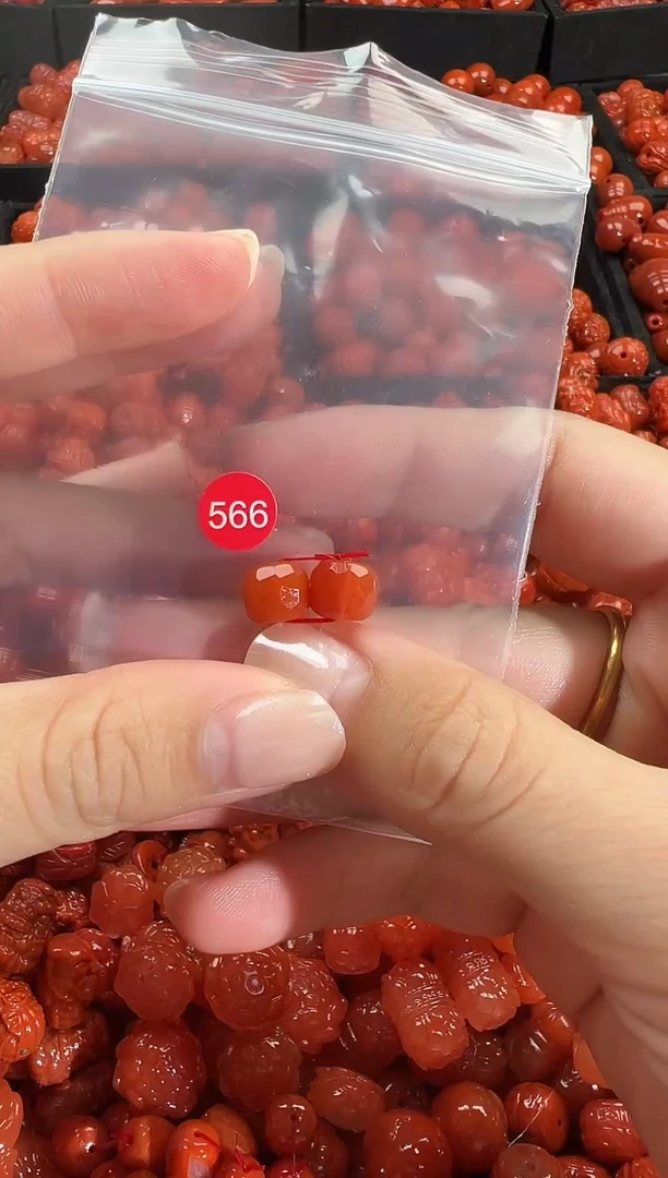 颈饰未镶嵌南红玛瑙1