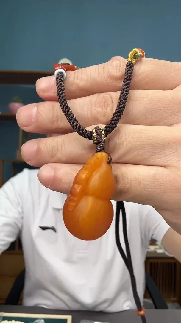 未镶嵌琥珀裸石55（有瑕介意勿拍）