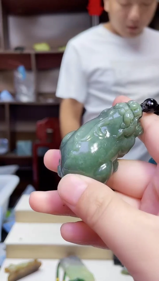 和田玉未镶嵌颈饰1