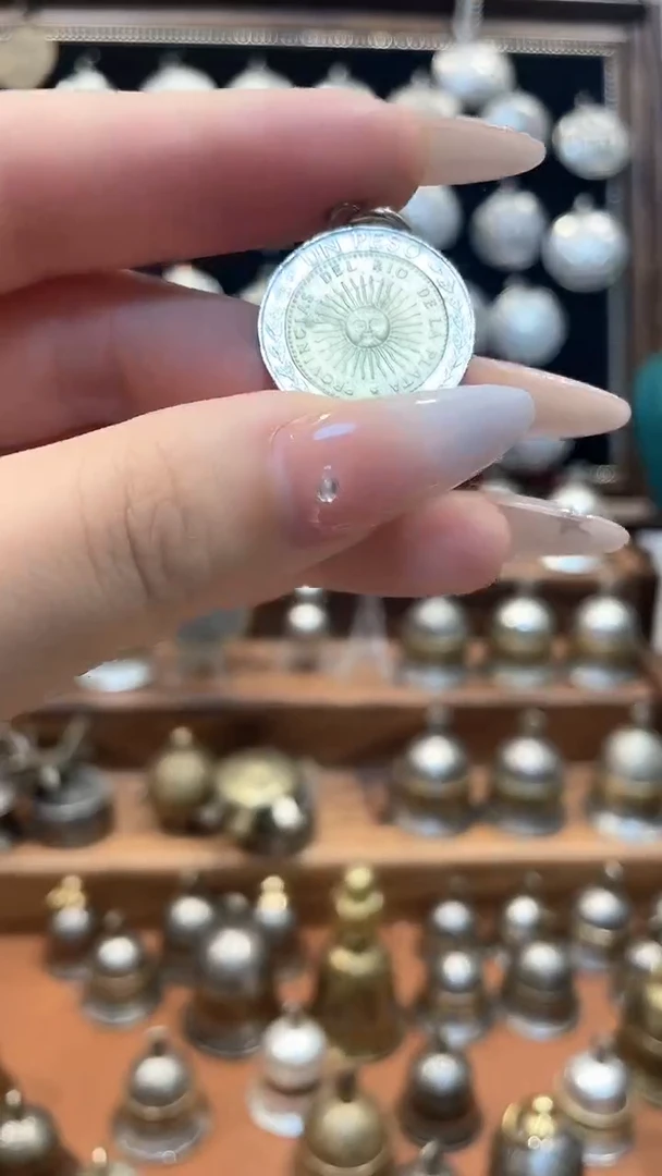 无铁合金无铁合金?****?太阳神双色币吊坠