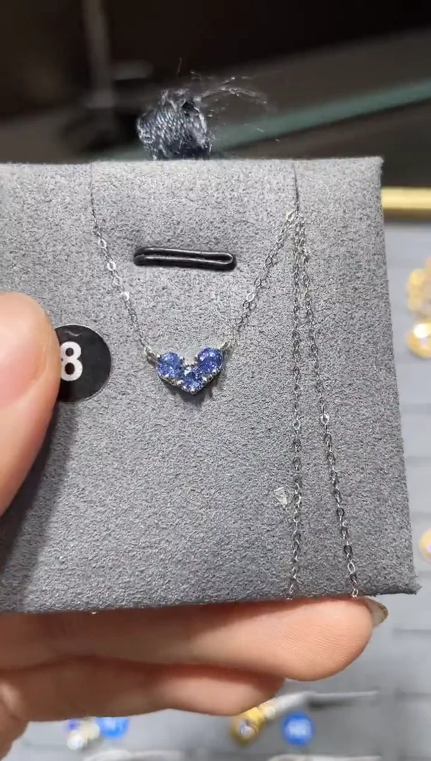 颈饰蓝宝石18K金镶嵌蓝宝