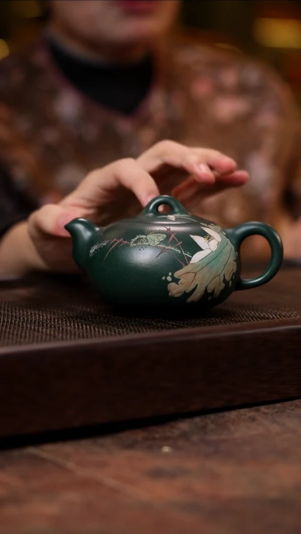 宜兴紫砂满池夏芳