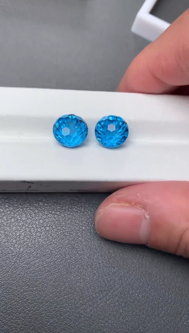 托帕石裸石12.06克拉托帕石裸石