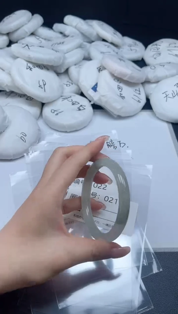 未镶嵌手镯石英质玉021-5859