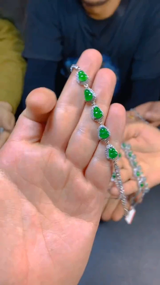 【闪购商品】翡翠手链未镶嵌0917514456多样性发一