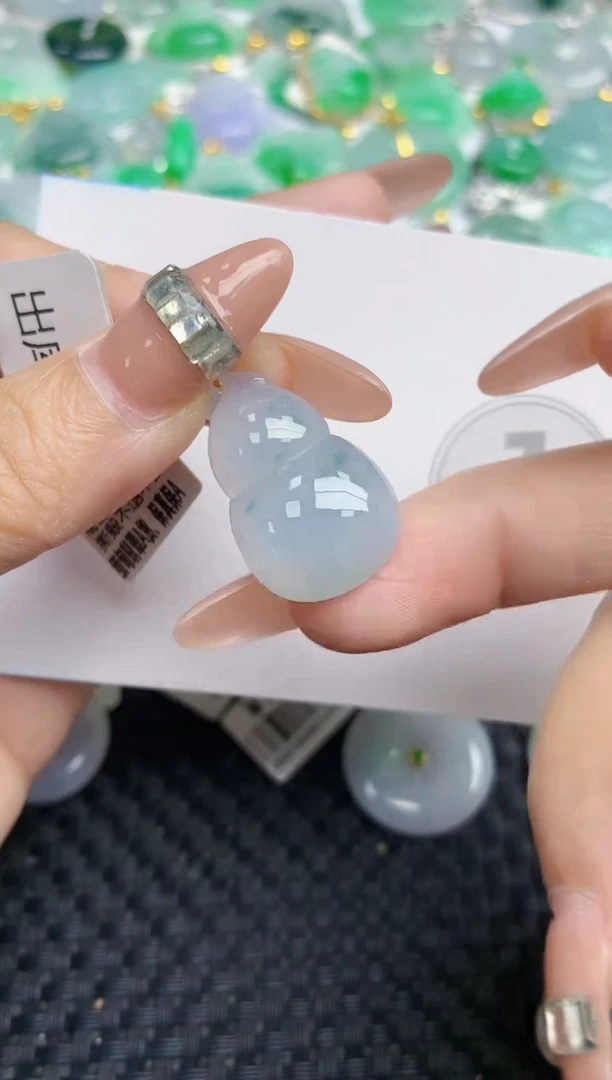 颈饰18K金镶嵌翡翠天然缅甸A货翡翠百元以上9元证书费自理