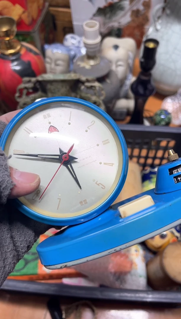 手工艺品琉璃黄**⻌摆件