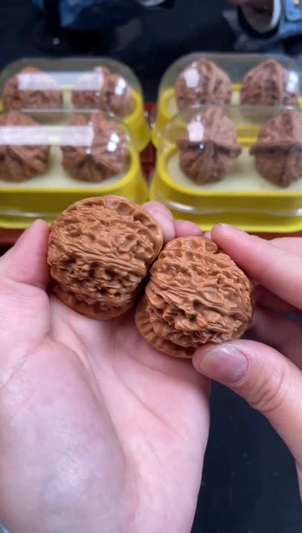 把件文玩核桃白狮子39尺A415