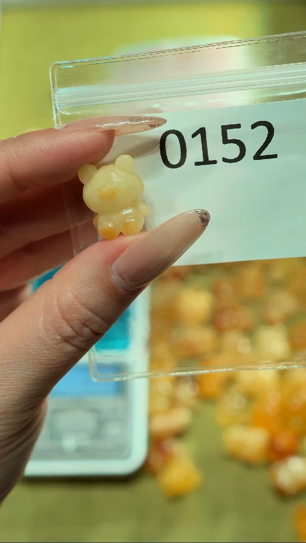 蜜蜡吊坠(不含链)未镶嵌【特价款】保真蜜蜡小熊打孔不退不换-0152