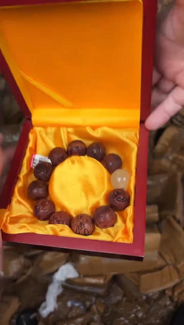 精品手串无礼盒L157