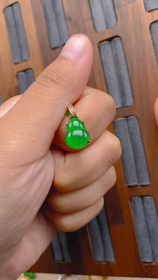 吊坠(不含链)银S925镶嵌翡翠葫芦吊坠