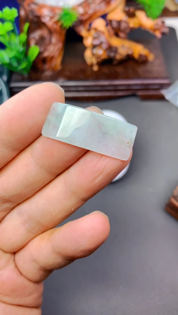 颈饰未镶嵌翡翠晨*料子