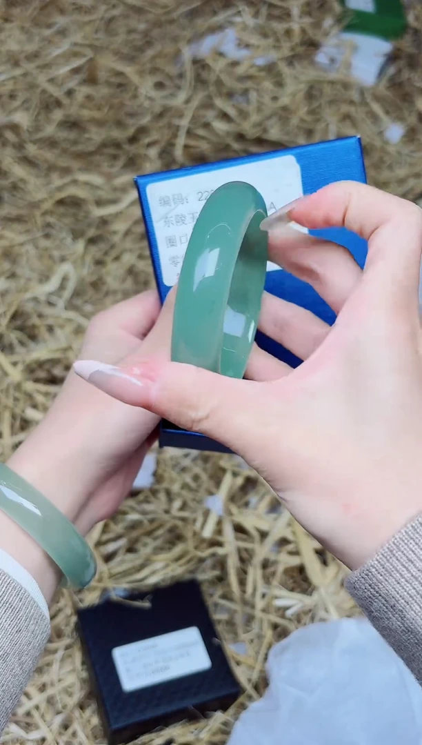 未镶嵌手镯石英质玉2265--圈口58