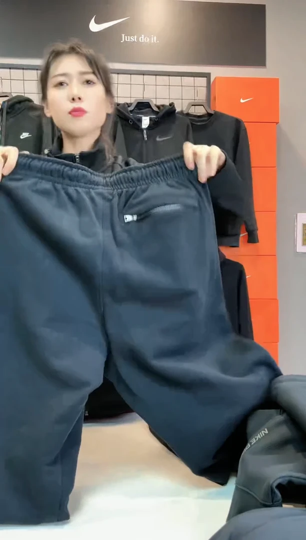 7469黑色飞人长裤XL码160斤-180斤不退换