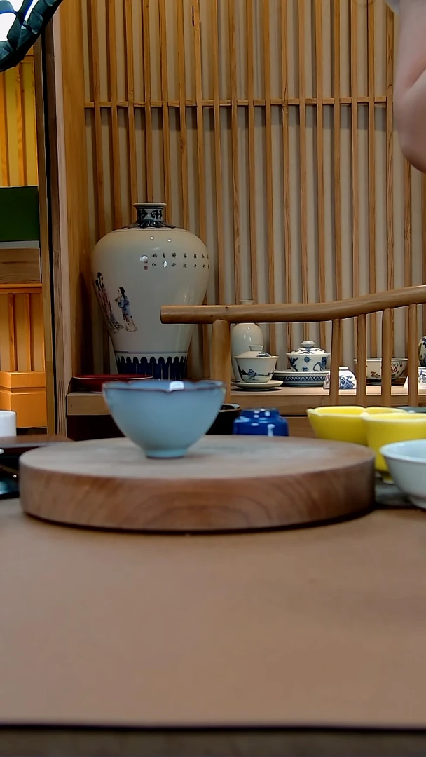 文俊  大号蓝色葵口杯