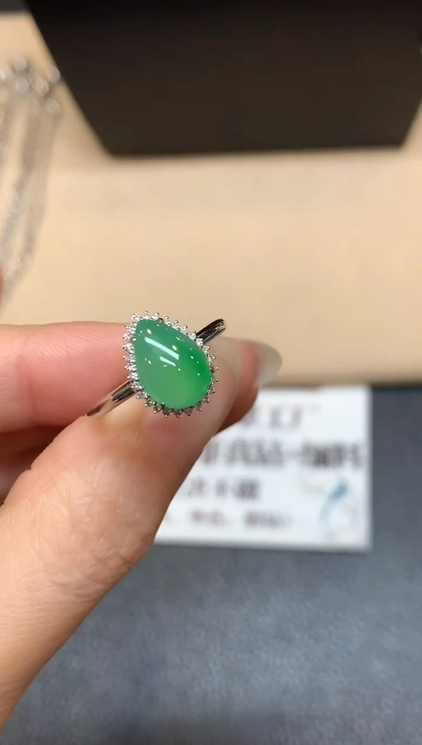 18K金镶嵌戒指翡翠15【无服务费水滴【无服务费
