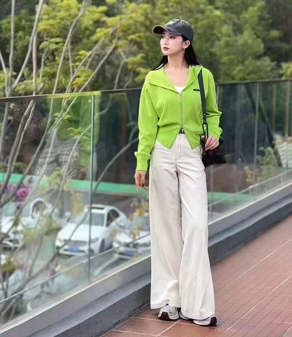 艾家25年春新款休闲百搭高腰显瘦挺阔抗皱简约牛仔阔腿裤3224