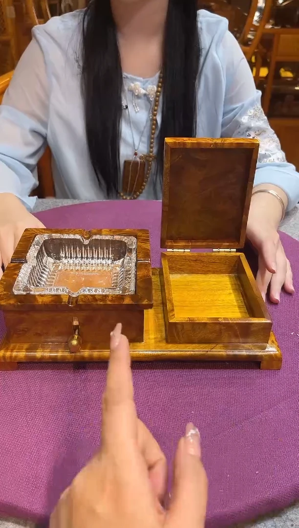 黄金色留疤烟灰缸