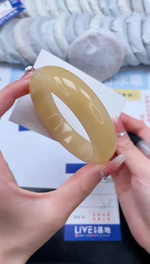 【闪购商品】石英质玉手镯未镶嵌T191-59