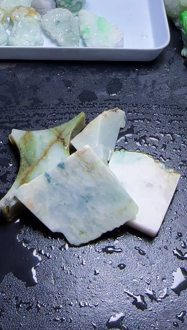 未镶嵌挂件翡翠070