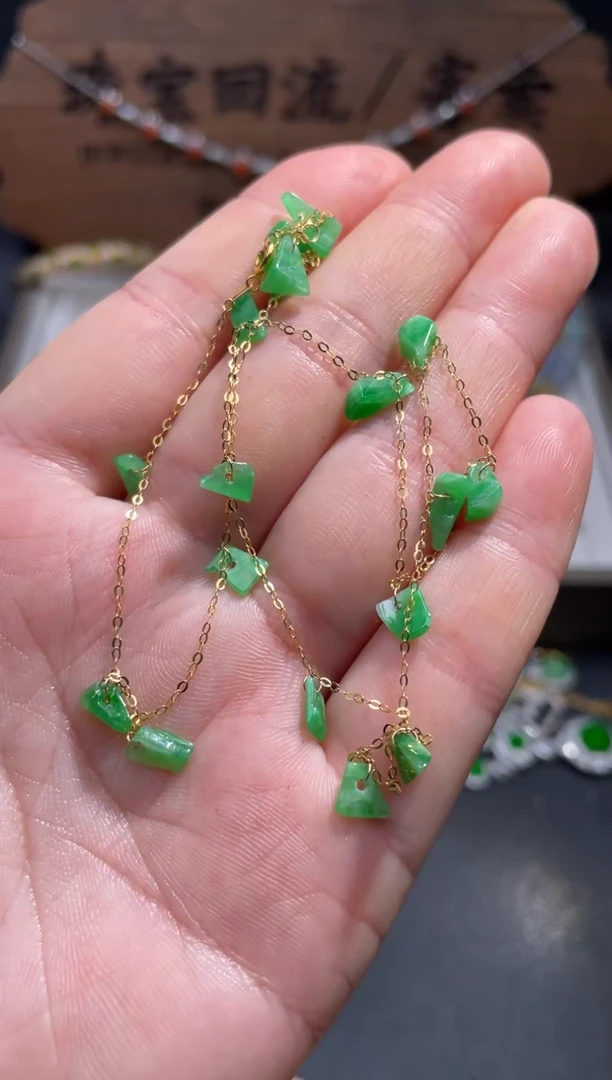 【闪购商品】翡翠颈饰18K金镶嵌30.........