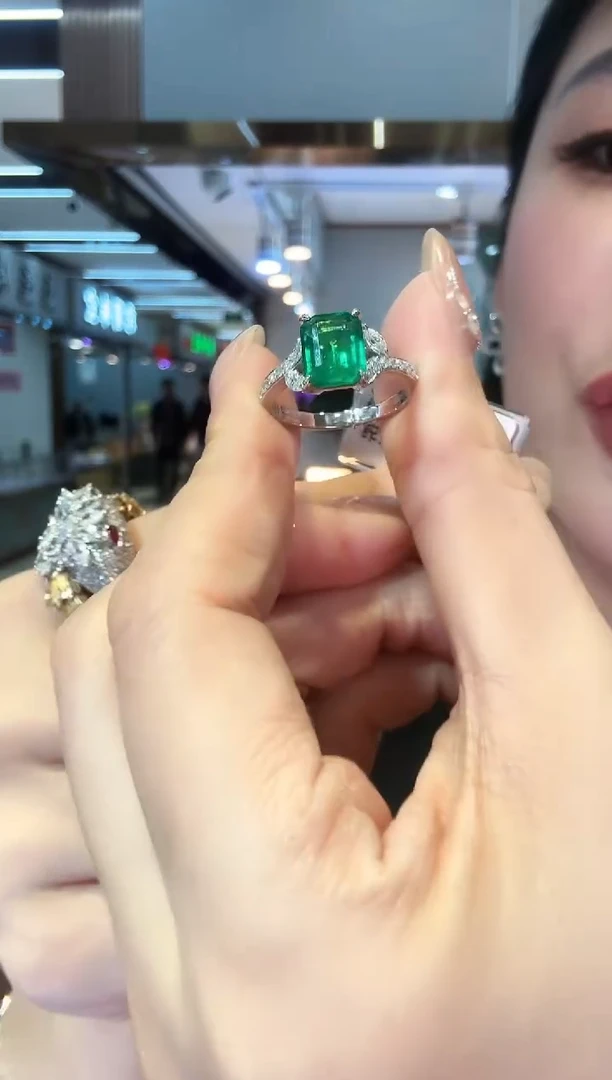 铂Pt950镶嵌戒指祖母绿 吉尔德大证 2.00ct