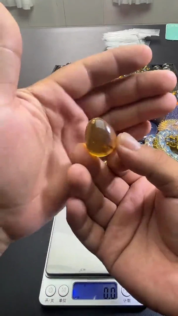 未镶嵌琥珀裸石56
