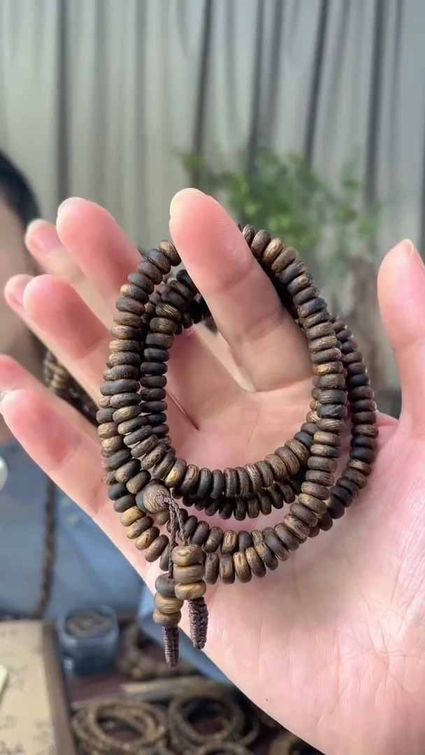 沉香手串天然沉香，假一赔四，多样性发其一