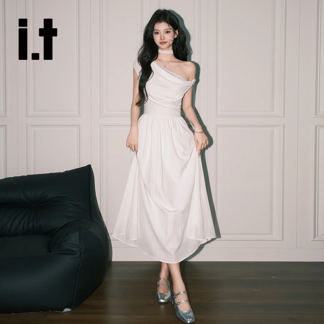 i.t 法式绝美白色斜肩连衣裙女独特蕾丝拼接A字收腰小众度假长裙