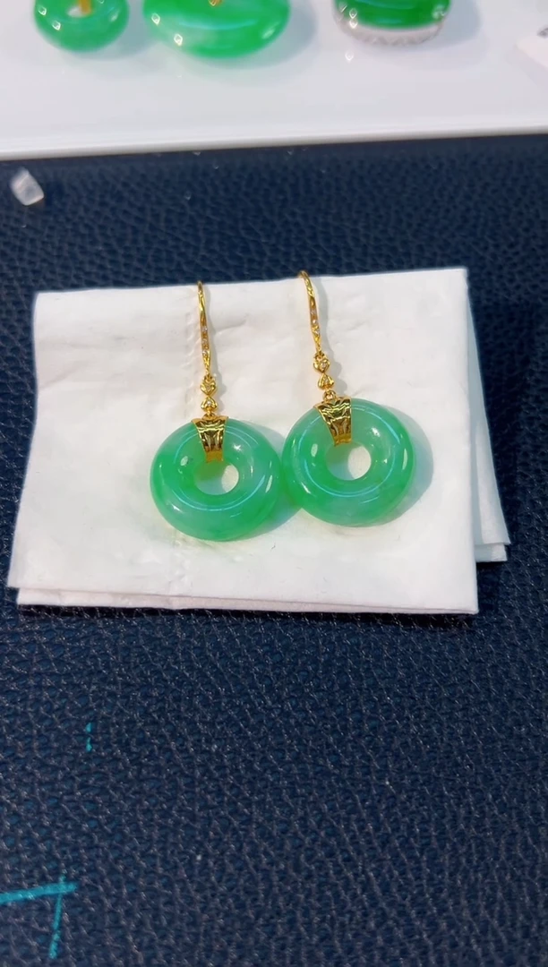 颈饰18K金镶嵌翡翠 缅料A货/支持复检/一件