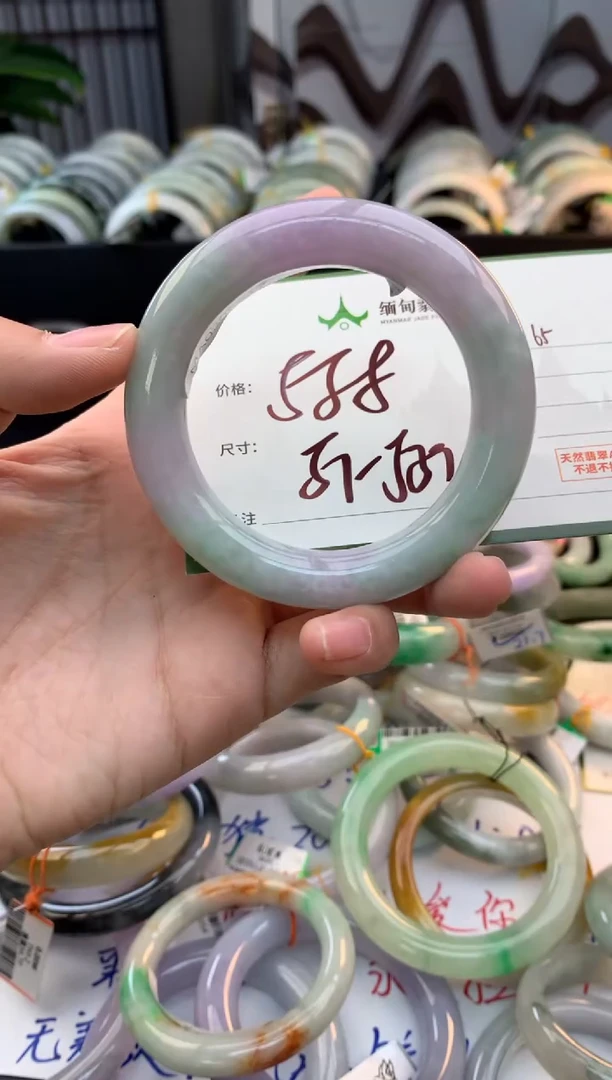 未镶嵌定制翡翠h*f毛货需精细抛光+多人