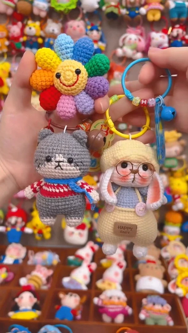 纯手工制作毛线钩织成品灰色小猫，糖兔，（活动赠送太阳花）