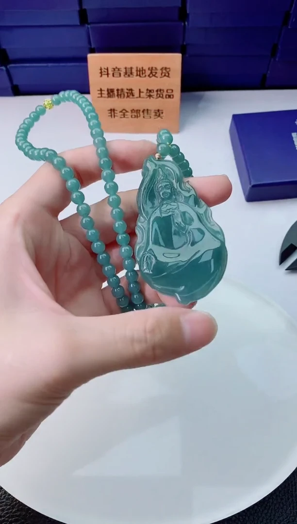 翡翠未镶嵌颈饰1111111