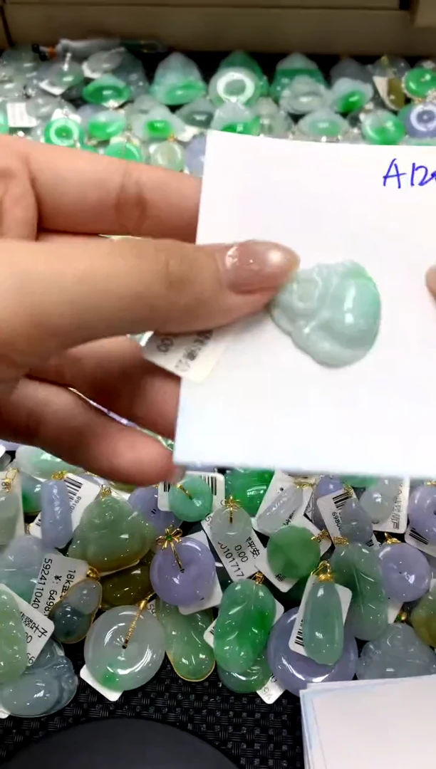 【闪购商品】翡翠颈饰18K金镶嵌111111111