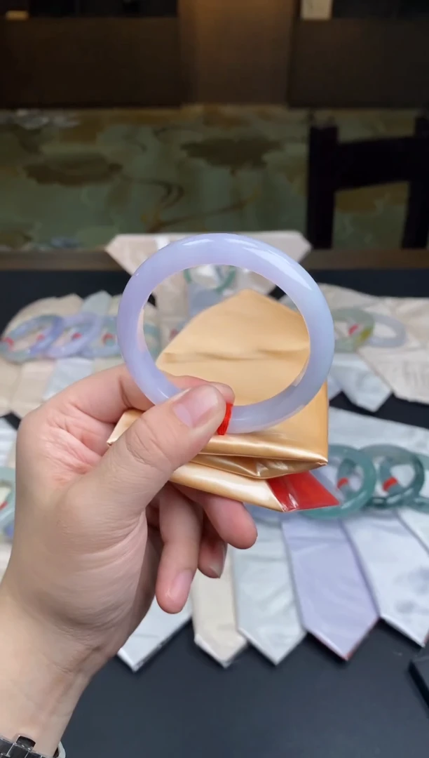 未镶嵌手镯翡翠手镯