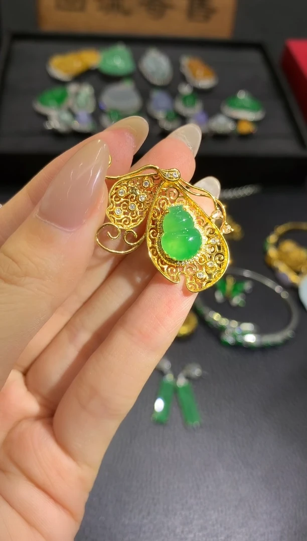 吊坠(不含链)18K金镶嵌翡翠38吊坠不含链