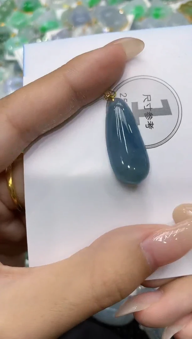 颈饰18K金镶嵌翡翠111111111111