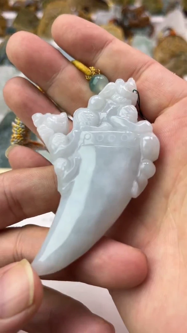 翡翠未镶嵌颈饰潜****果天然翡翠