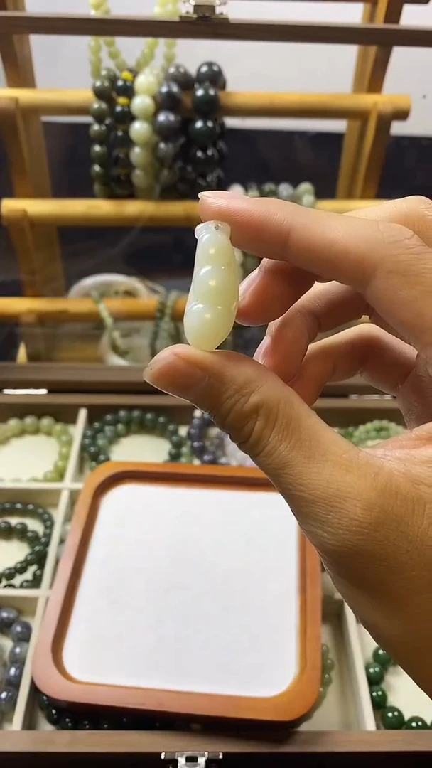 和田玉未镶嵌颈饰主播推荐！！