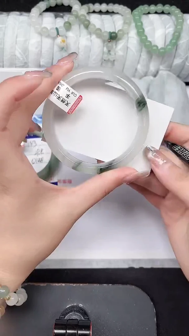 未镶嵌手镯石英质玉144-60/61