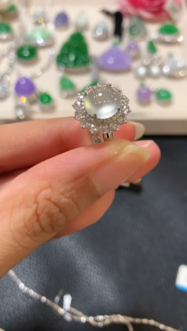 18K金镶嵌戒指翡翠m145