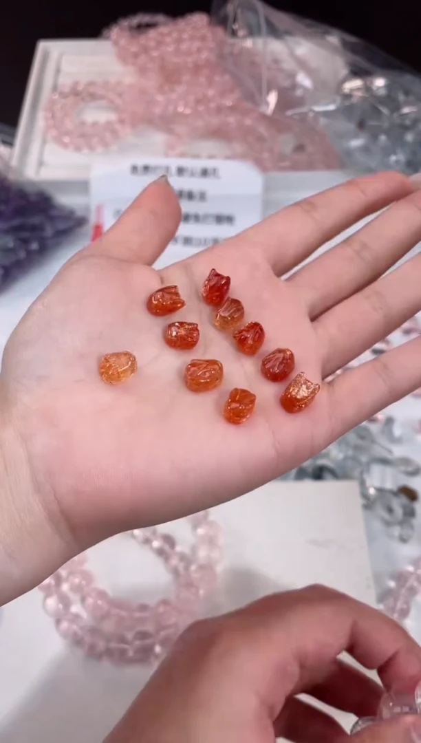 【闪购商品】水晶【U122】金太阳兔子未镶嵌多样性随1颗