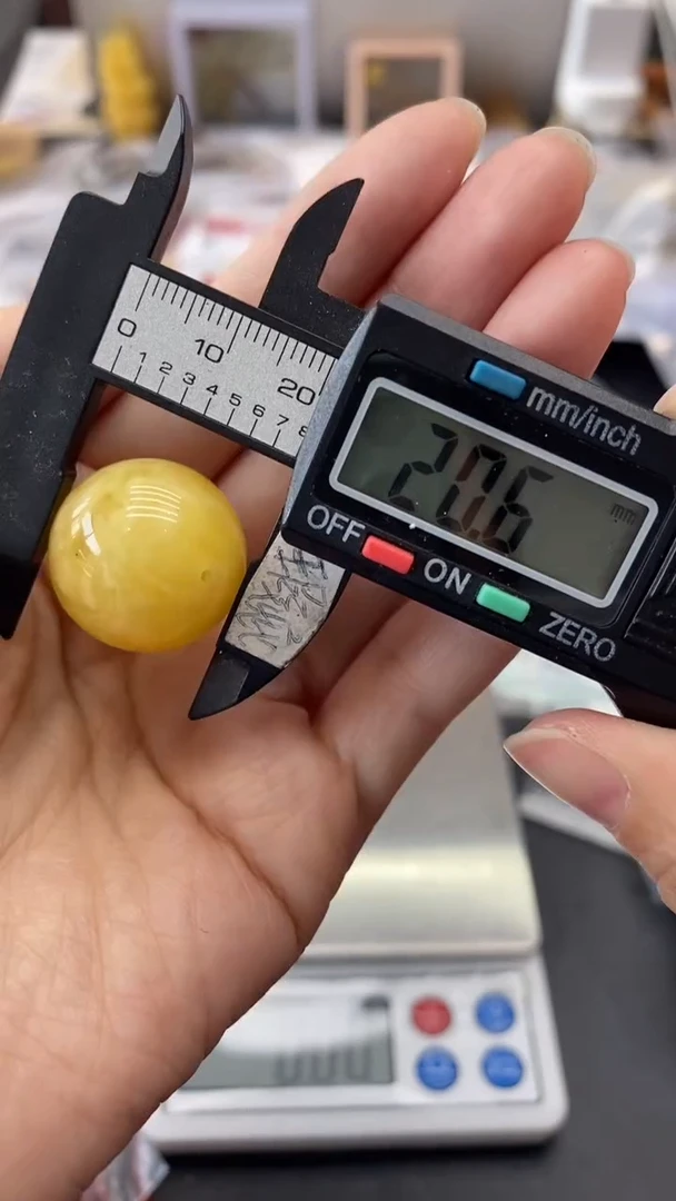 琥珀未镶嵌珠宝奇石414