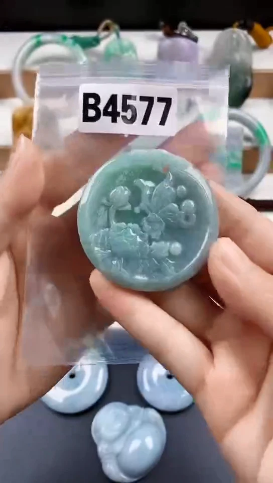 颈饰未镶嵌翡翠天然翡翠吊坠挂件