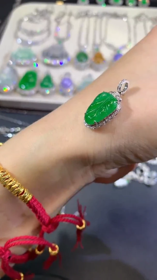 吊坠(不含链)18K金镶嵌翡翠31-叶子（多样性发货一件（不含链和扣