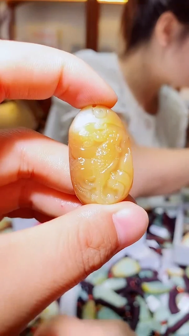 和田玉未镶嵌颈饰1